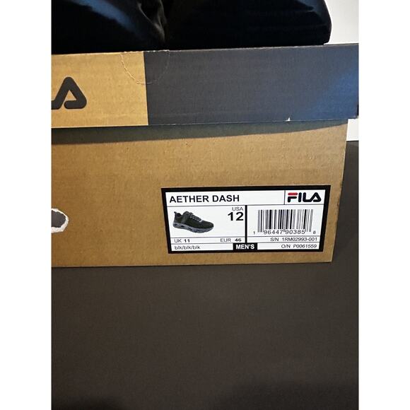 NWT Fila Aether Dash Men\'s Running Shoes Black And White Size 9.5 main image 4